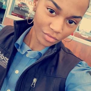 Meet your Posher, Kiona